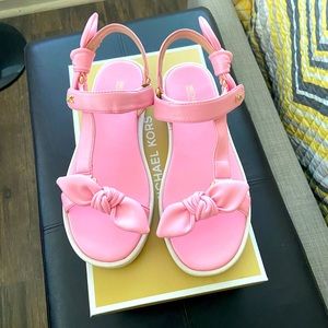 Michael Kors sandals sz8 pink with gold accents very comfy